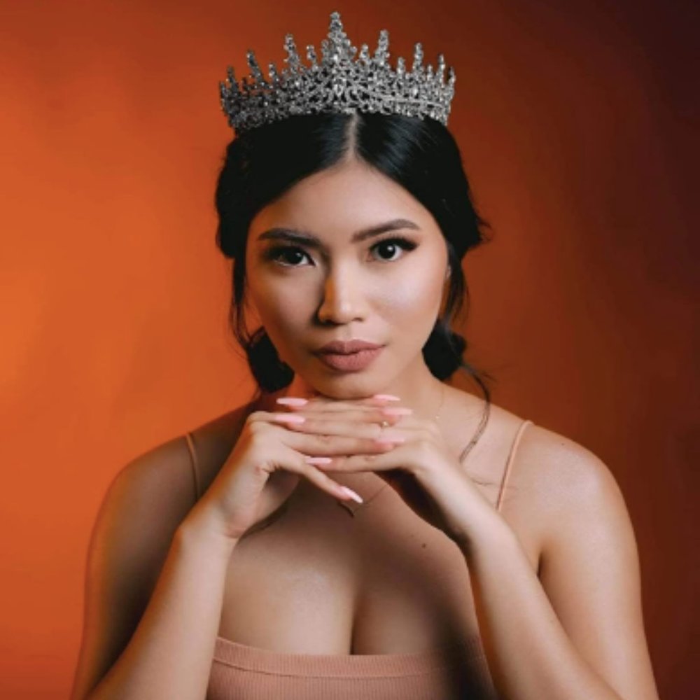 Sparkling Silver Crystal Tiara - Elegant Queen Crown